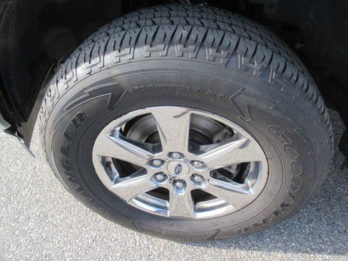 Used 2018 Ford F150 XLT w/ Equipment Group 302A Luxury image 10