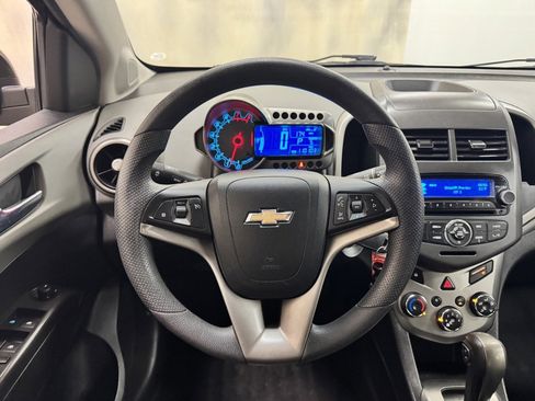 Used 2013 Chevrolet Sonic LT image 18