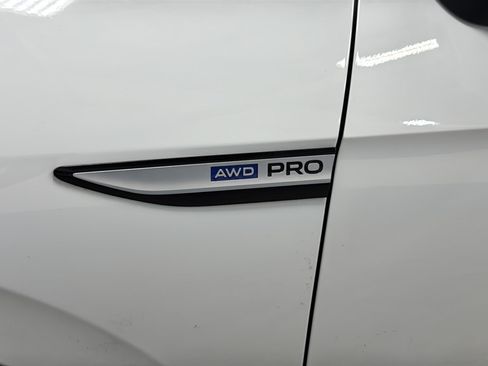 Used 2024 Volkswagen ID.4 Pro AWD/4WD image 38