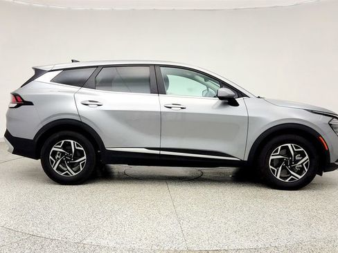 Used 2024 Kia Sportage LX image 4