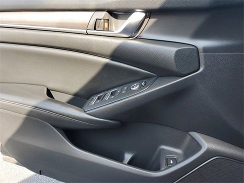 Used 2019 Honda Accord LX image 18