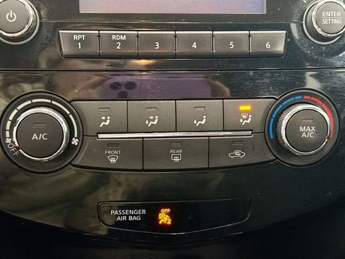 Used 2016 Nissan Rogue S image 18