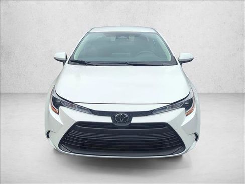 Certified 2025 Toyota Corolla LE image 2