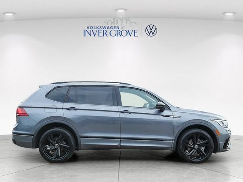 Used 2023 Volkswagen Tiguan SE R-Line AWD/4WD image 8