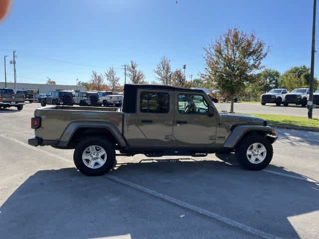 Used 2020 Jeep Gladiator Sport w/ Quick Order Package 23S AWD/4WD image 9