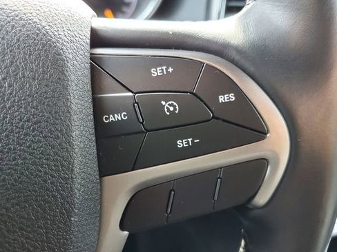 Used 2018 Jeep Grand Cherokee Limited AWD/4WD image 27