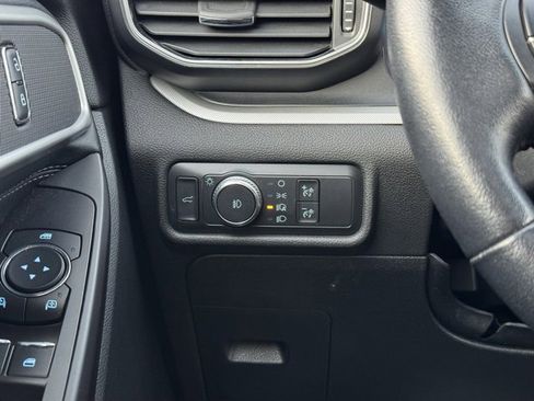 Certified 2020 Ford Explorer XLT w/ Equipment Group 202A image 34