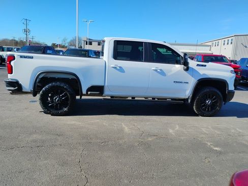Used 2025 Chevrolet Silverado 2500 LT w/ Trail Boss Package image 4