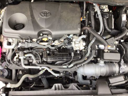 Used 2024 Toyota Sienna XSE FWD image 11