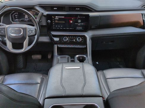 Used 2024 GMC Sierra 2500 Denali image 21
