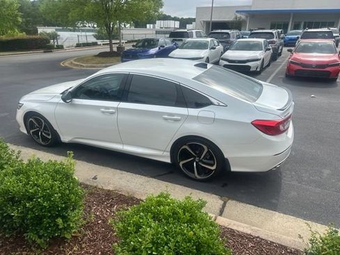 Used 2022 Honda Accord Sport image 6