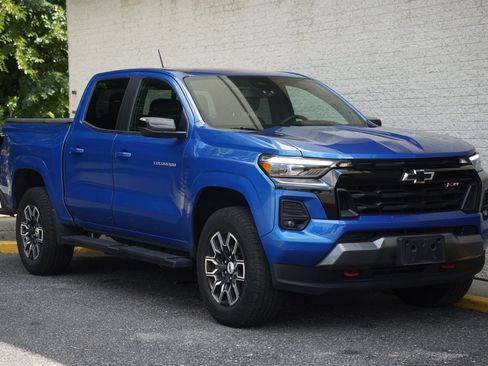 Used 2023 Chevrolet Colorado Z71 w/ Z71 Convenience Package 2 AWD/4WD image 9