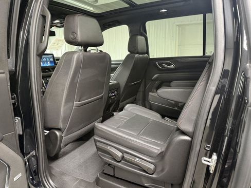 Used 2023 Chevrolet Suburban RST w/ Luxury Package AWD/4WD image 34