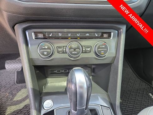 Used 2018 Volkswagen Tiguan SE w/ Panoramic Sunroof Package FWD image 23