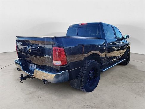 Used 2017 RAM 1500 Classic SLT w/ SLT Plus D￩cor Group image 5