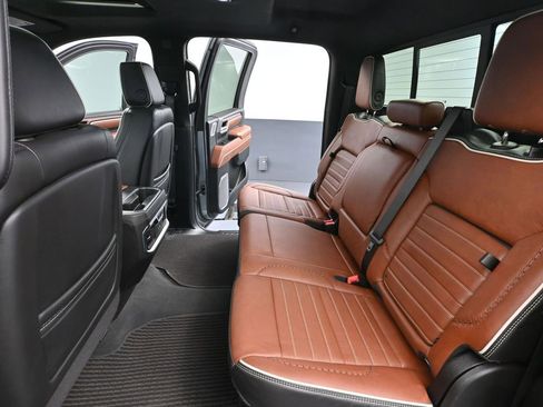 Used 2025 GMC Sierra 3500 Denali Ultimate image 46