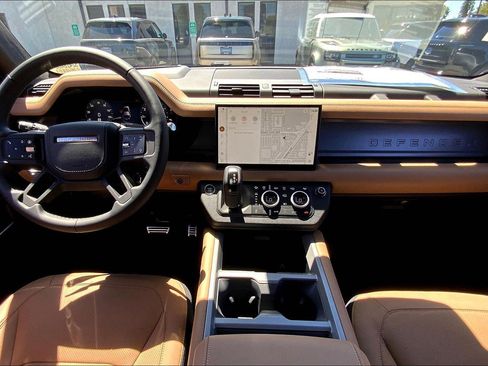 New 2025 Land Rover Defender 110 V8 image 6