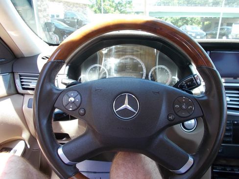 Used 2010 Mercedes-Benz E 350 4MATIC Sedan image 12