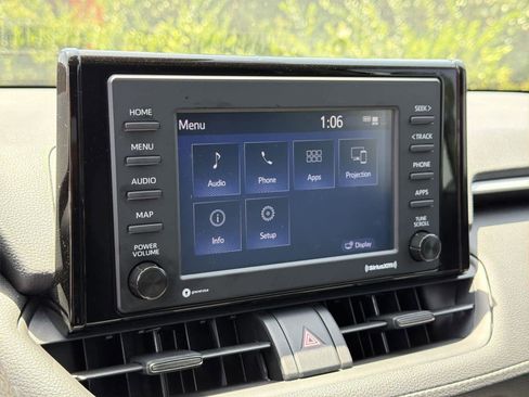 Used 2022 Toyota RAV4 XLE FWD image 40