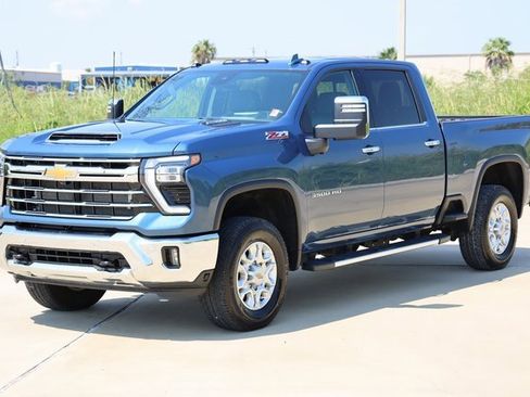 Certified 2024 Chevrolet Silverado 3500 LTZ w/ LTZ Premium Package image 3
