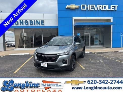 Used 2023 Chevrolet Traverse RS image 1