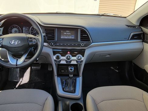 Used 2019 Hyundai Elantra SE image 20