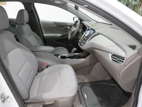 Used 2019 Chevrolet Malibu LS image 10