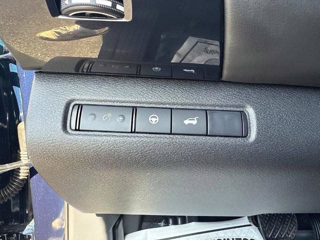 Certified 2025 Nissan Pathfinder SV AWD/4WD image 30