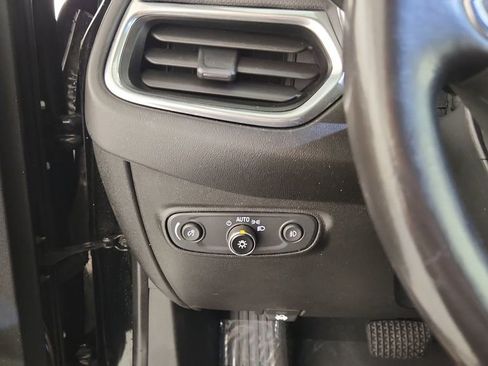 Used 2020 Chevrolet Equinox Premier AWD/4WD image 22