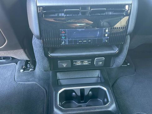 New 2026 Jeep Grand Wagoneer Limited AWD/4WD image 26