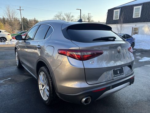 Used 2018 Alfa Romeo Stelvio Ti image 3