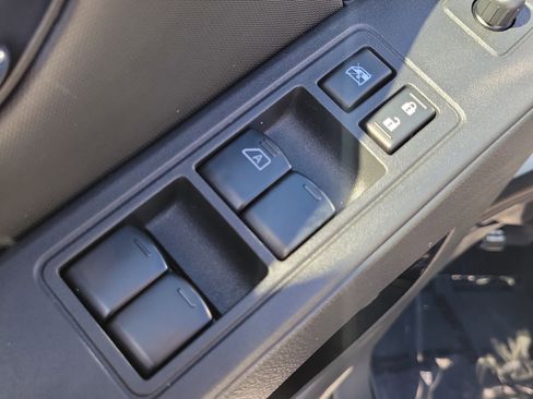 Used 2023 Nissan Frontier SV w/ Midnight Edition Package image 23