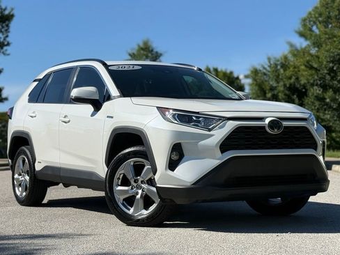 Used 2021 Toyota RAV4 XLE Premium AWD/4WD image 2