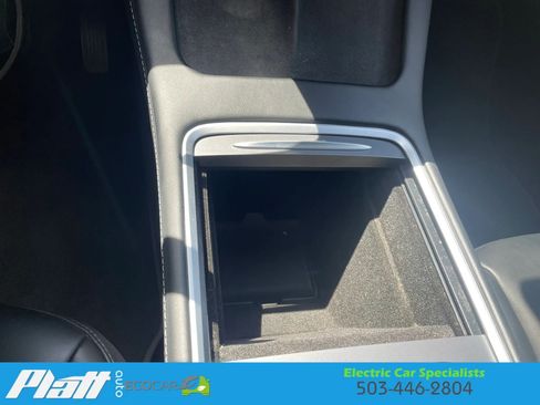 Used 2023 Tesla Model Y Long Range AWD/4WD image 31