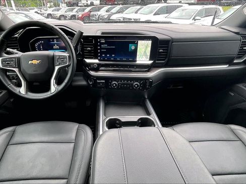 Used 2026 Chevrolet Silverado 2500 LTZ w/ LTZ Convenience Package AWD/4WD image 15