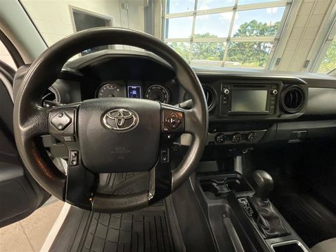 Used 2019 Toyota Tacoma SR image 14