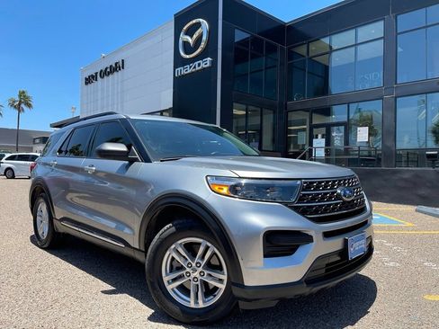 Used 2024 Ford Explorer XLT RWD image 1