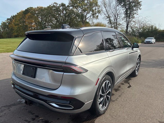 Used 2024 Lincoln Nautilus Reserve w/ Equipment Group 202A AWD/4WD image 6