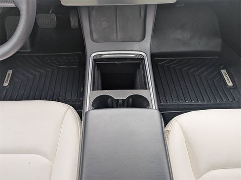 Used 2021 Tesla Model 3 Standard Range Plus image 16