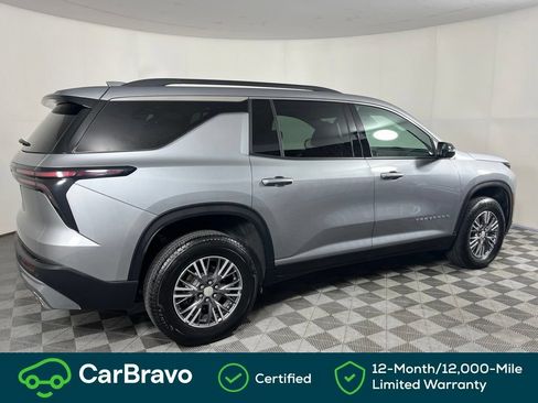 Used 2026 Chevrolet Traverse LT AWD/4WD image 2