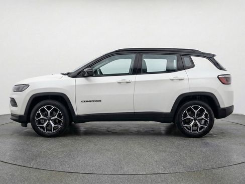 Used 2025 Jeep Compass Limited AWD/4WD image 5