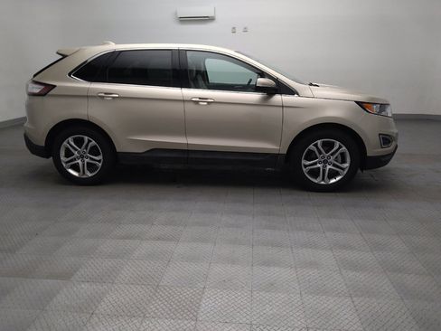 Used 2018 Ford Edge Titanium FWD image 11