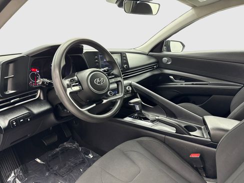 Used 2021 Hyundai Elantra SEL FWD image 18