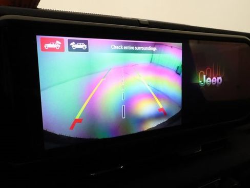 Used 2025 Jeep Wrangler Unlimited Sahara image 14