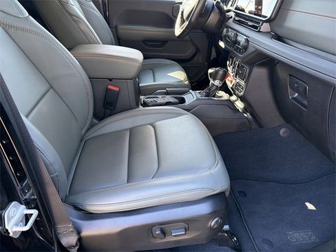 Used 2024 Jeep Gladiator Mojave image 12