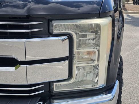 Used 2017 Ford F250 Lariat w/ Lariat Ultimate Package AWD/4WD image 10