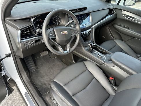 New 2025 Cadillac XT6 Luxury image 13