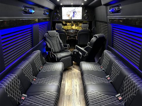Used 2024 Mercedes-Benz Sprinter 3500 image 31