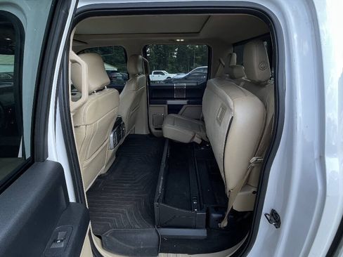 Used 2017 Ford F250 Lariat w/ Lariat Ultimate Package AWD/4WD image 25