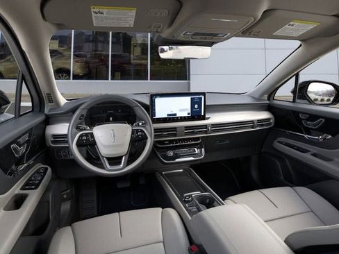 New 2026 Lincoln Corsair Premiere image 9